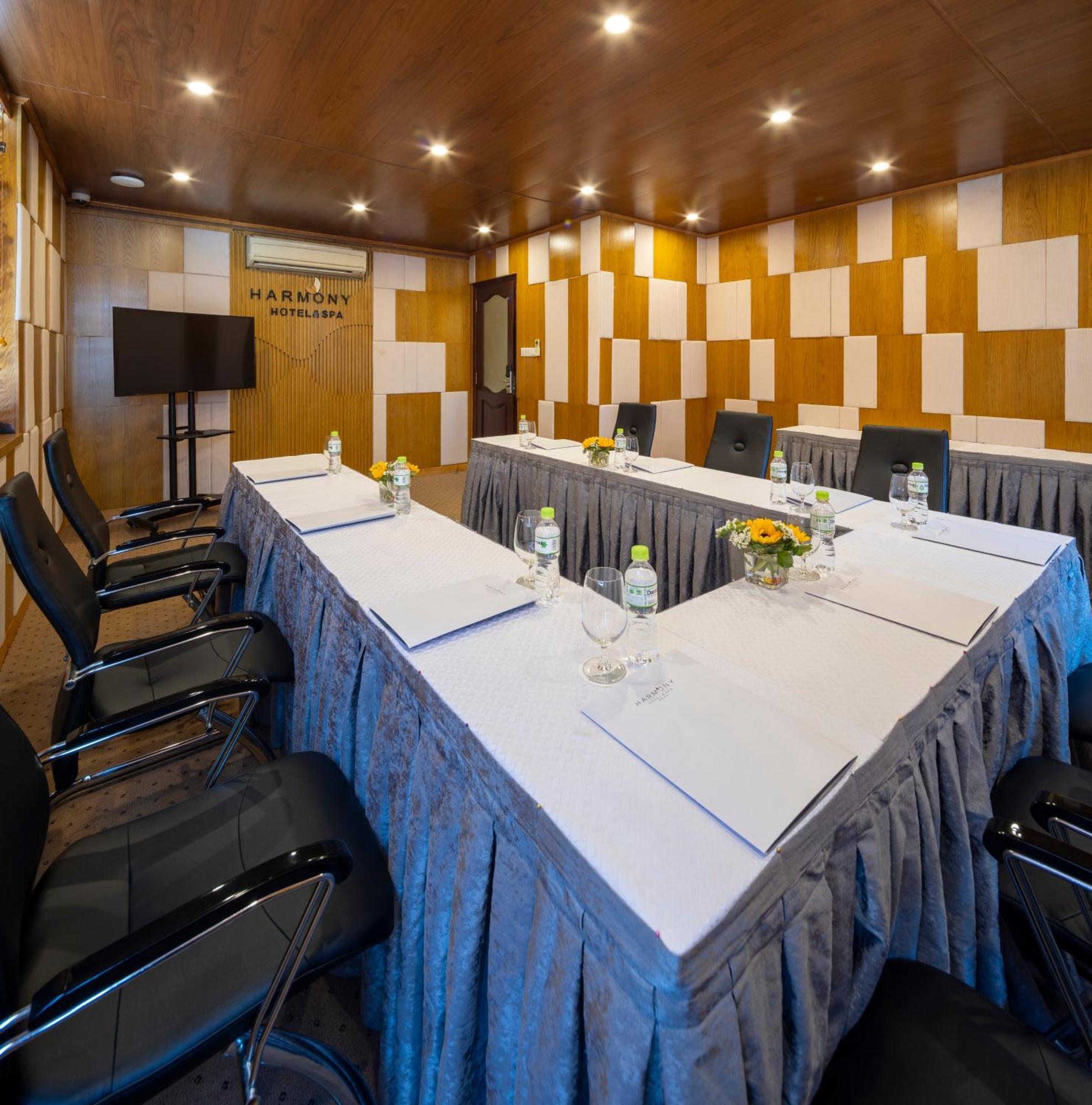 Harmony Saigon Hotel & Spa Хошимин Экстерьер фото